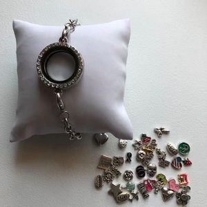 Silver Charm Bracelet w/Charms *SOLD*